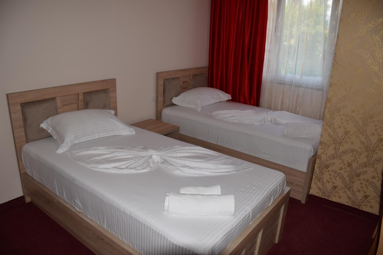 Hotel Pogradeci 2 Tushemisht Ngoại thất bức ảnh