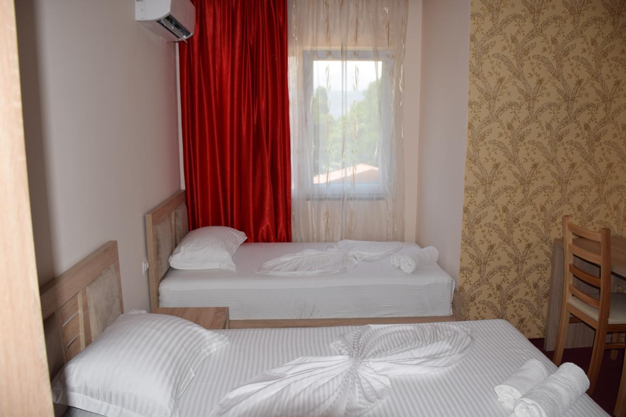 Hotel Pogradeci 2 Tushemisht Ngoại thất bức ảnh